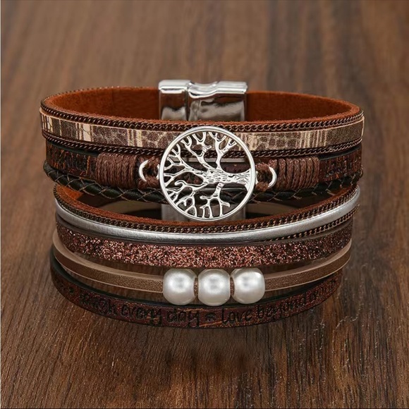 Hollow Tree Of Life Letters Pearl Women's Leather
Bracelet - Picture 4 of 7